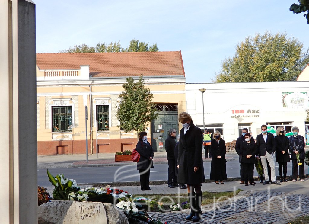 Az '56-os forradalomra emlékeztünk 38